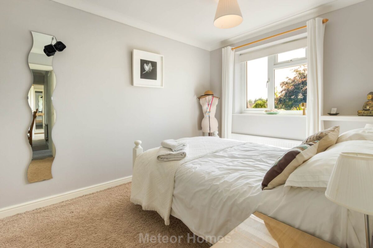 Great Coates Road, Healing