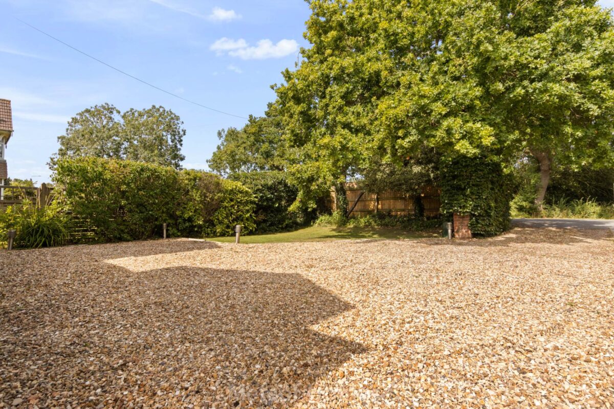 Great Coates Road, Healing