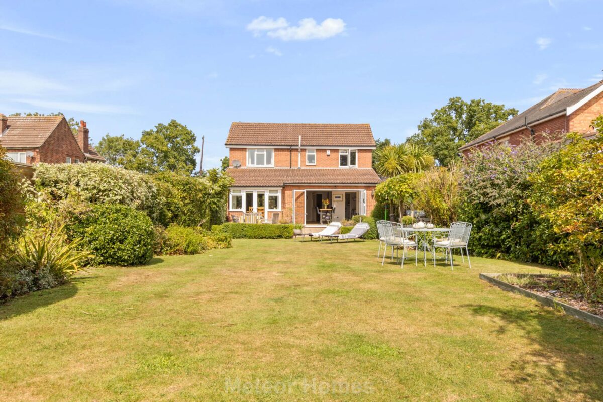Great Coates Road, Healing