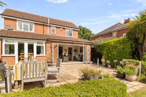 Great Coates Road, Healing