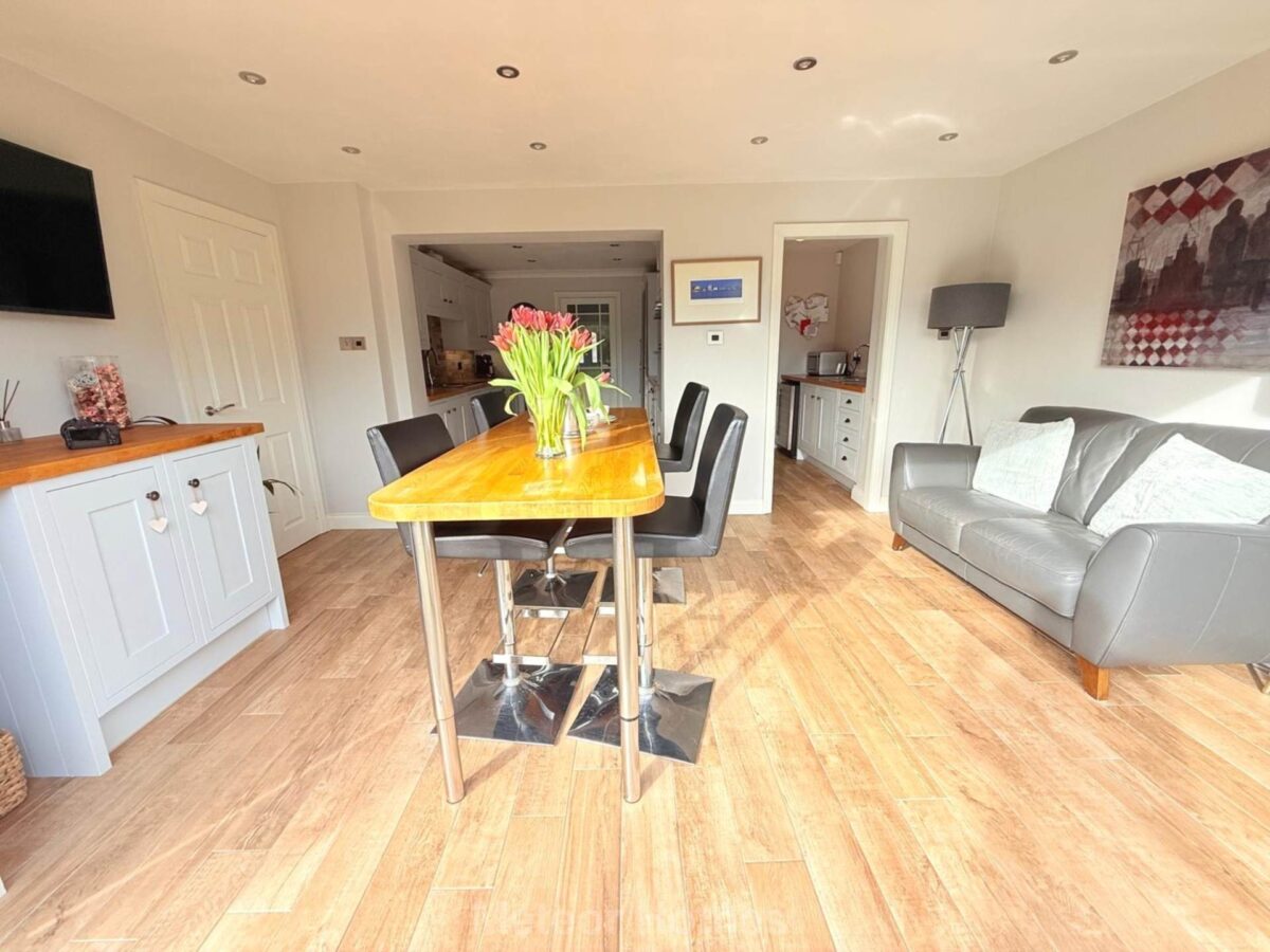 Great Coates Road, Healing