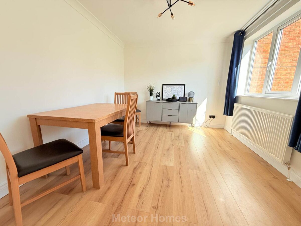 Alderley Edge, Waltham