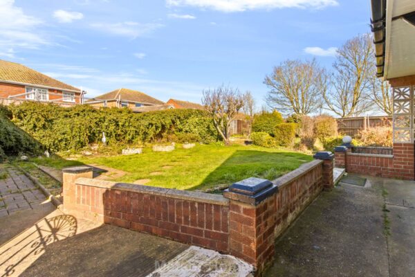 Bracken Place, Wybers Wood