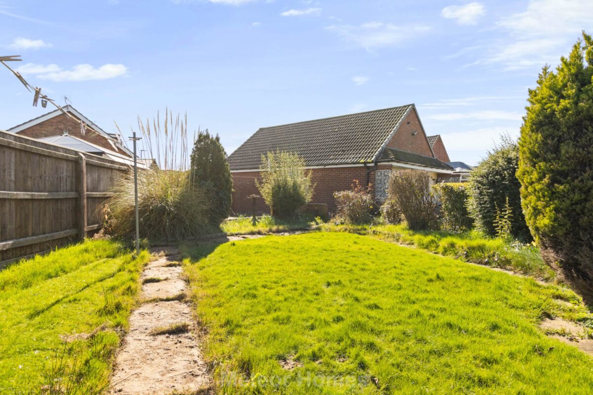 Bracken Place, Wybers Wood