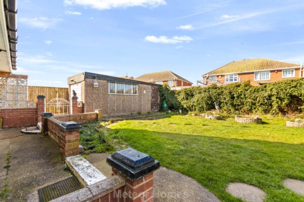 Bracken Place, Wybers Wood