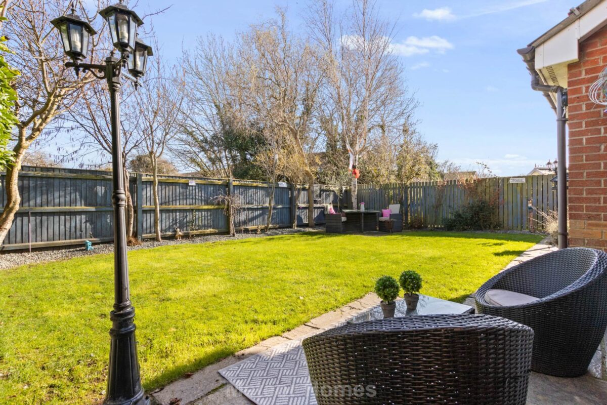 Arnold Close, Laceby