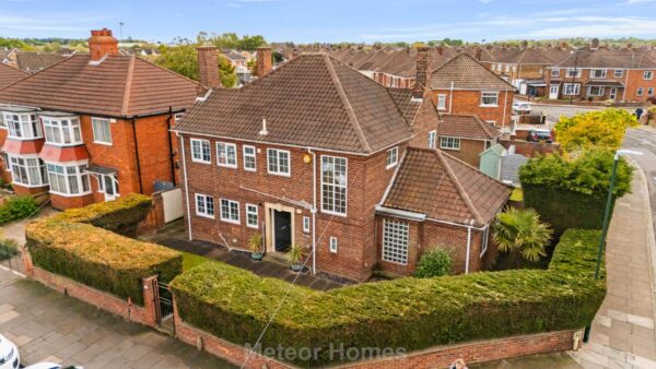 Queen Mary Avenue, Cleethorpes