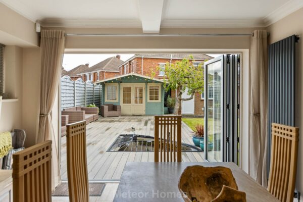 Queen Mary Avenue, Cleethorpes