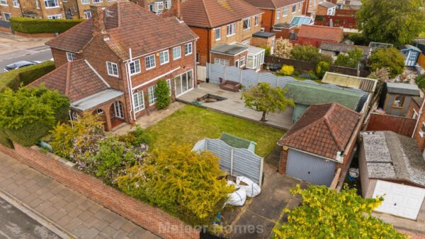 Queen Mary Avenue, Cleethorpes