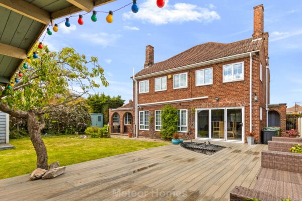 Queen Mary Avenue, Cleethorpes