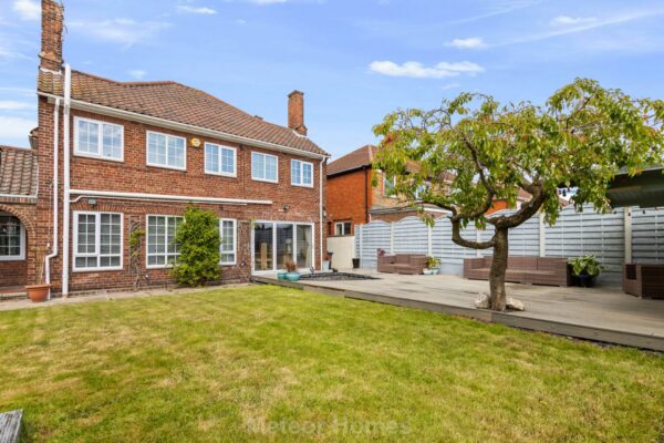 Queen Mary Avenue, Cleethorpes