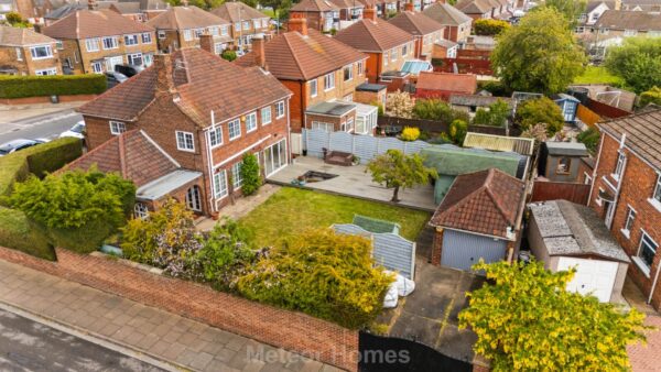 Queen Mary Avenue, Cleethorpes