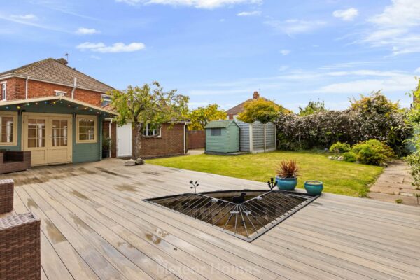 Queen Mary Avenue, Cleethorpes